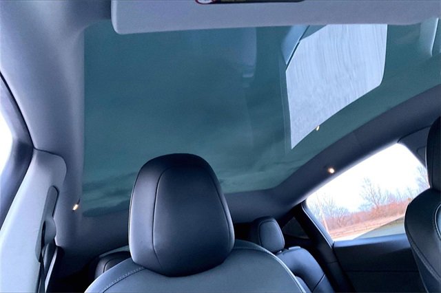 Used 2021 Tesla Model Y Long Range image 25