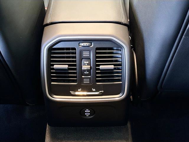 Used 2026 Porsche Macan AWD/4WD image 21
