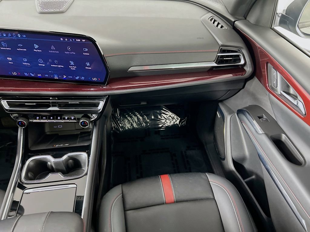 Used 2025 Chevrolet Traverse RS w/ LPO, Floor Liner Package AWD/4WD image 25