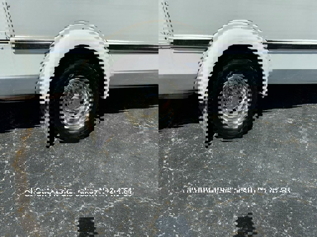 Used 2012 Ford F550 2WD Regular Cab Super Duty w/ Payload Upgrade Pkg image 16