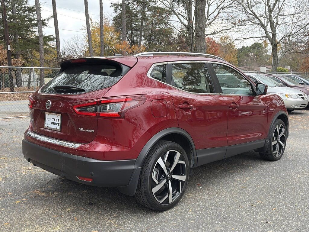 Certified 2022 Nissan Rogue Sport SL w/ Premium Package image 5