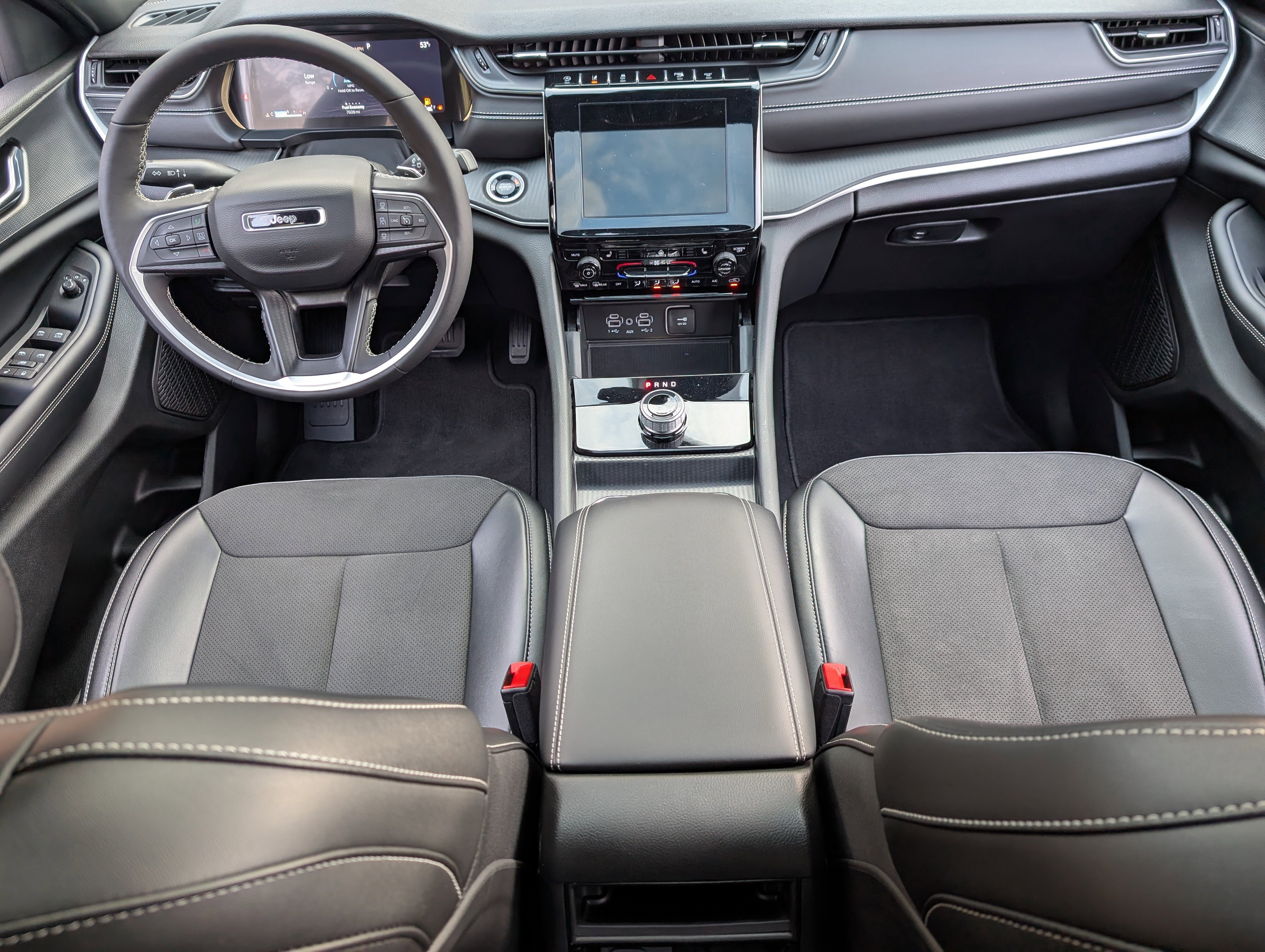 Used 2024 Jeep Grand Cherokee Altitude image 21