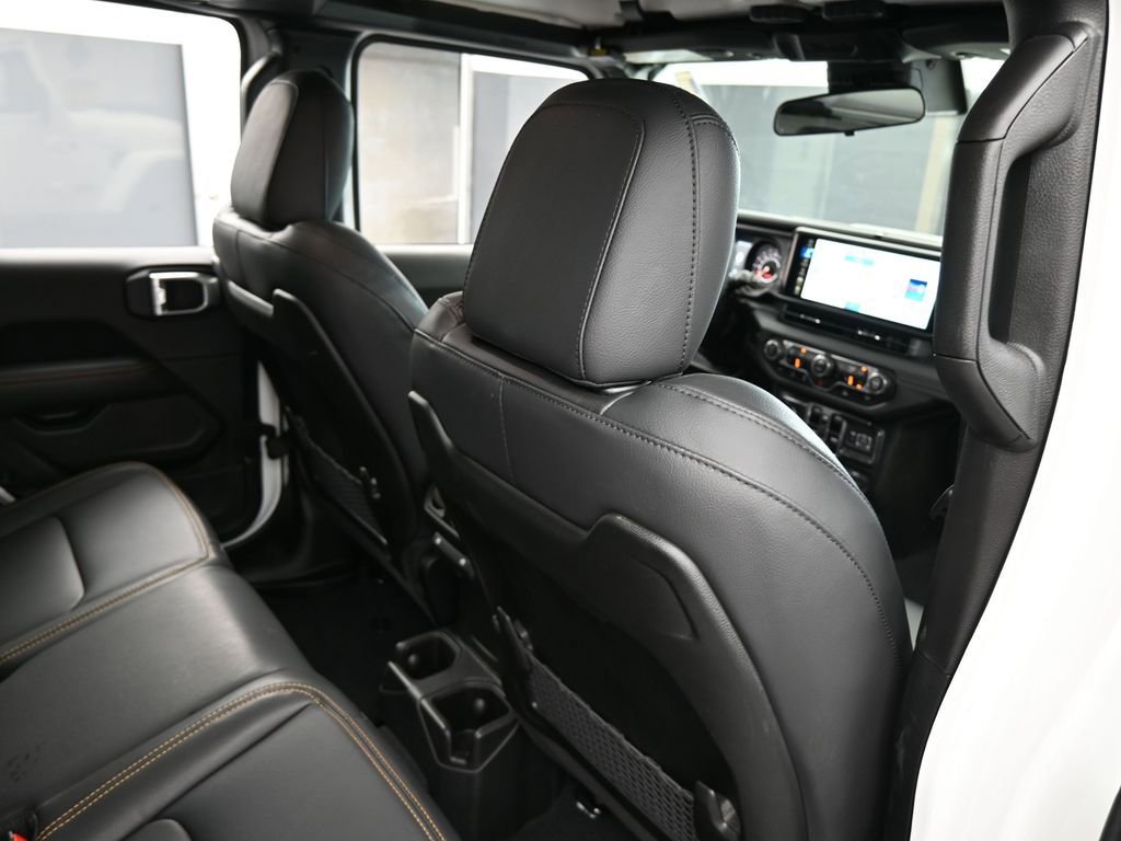 Used 2024 Jeep Gladiator Sport w/ Premium Package image 45