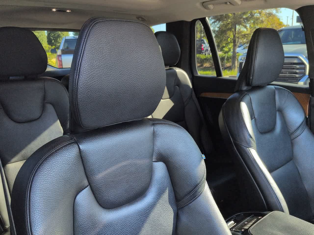 Used 2022 Volvo XC90 T5 Momentum AWD/4WD image 7