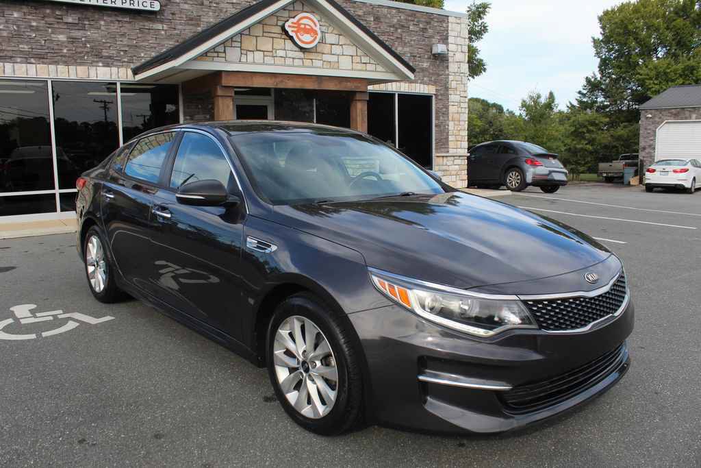 Used 2018 Kia Optima EX FWD image 3