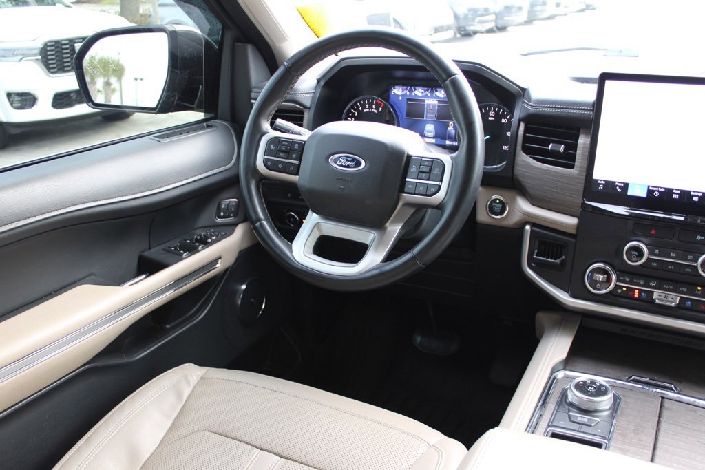 Used 2022 Ford Expedition Limited image 25