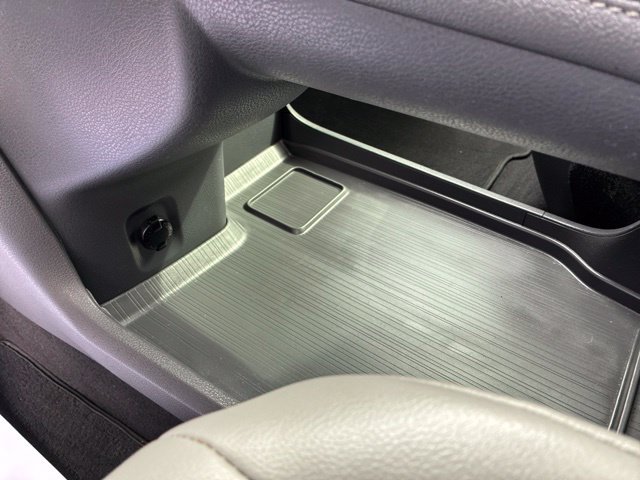 Used 2021 Toyota Sienna XLE FWD image 33