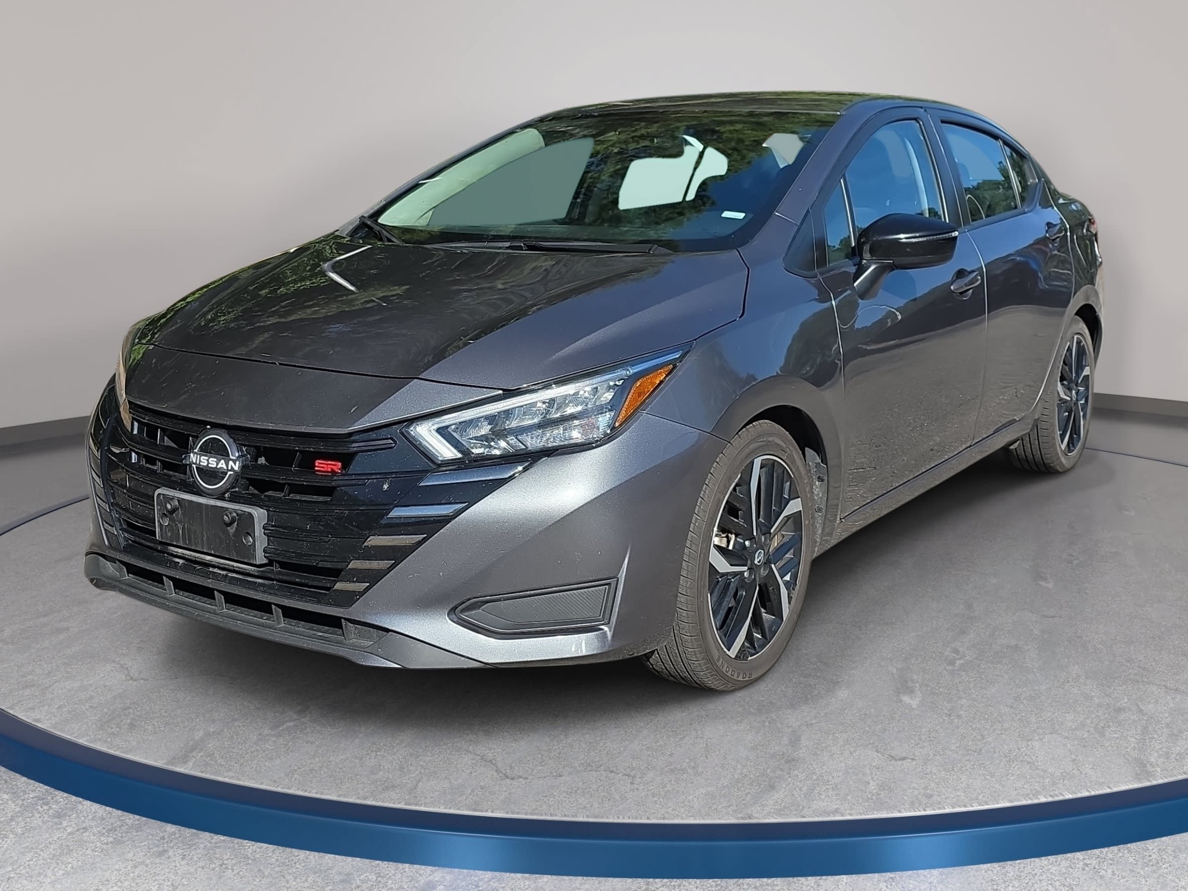 Used 2024 Nissan Versa SR FWD image 1