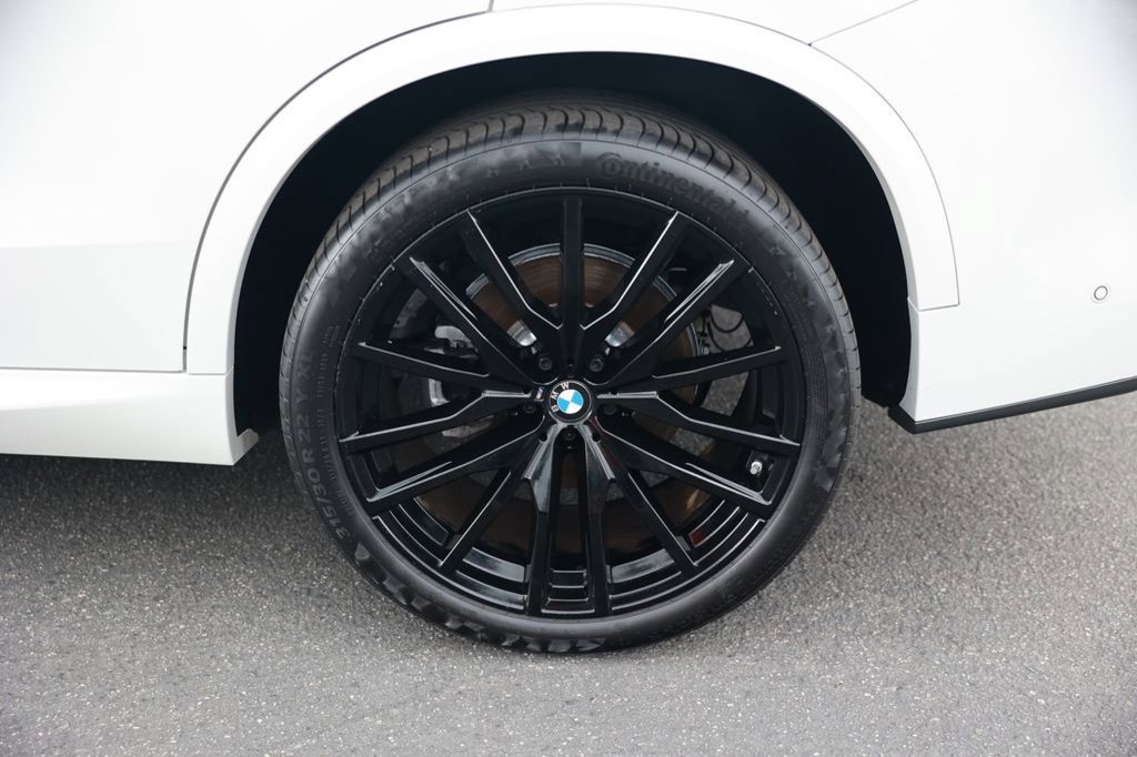 Used 2024 BMW X5 sDrive40i w/ M Sport Package RWD image 13