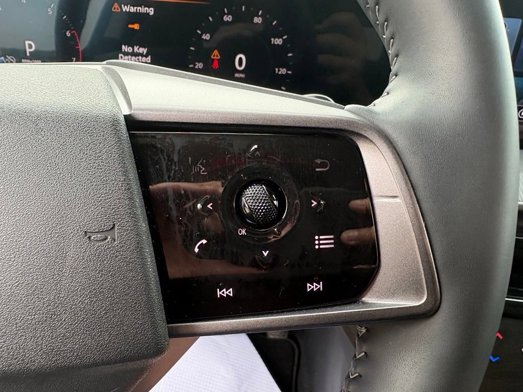 Used 2025 Nissan Murano SV AWD/4WD image 19