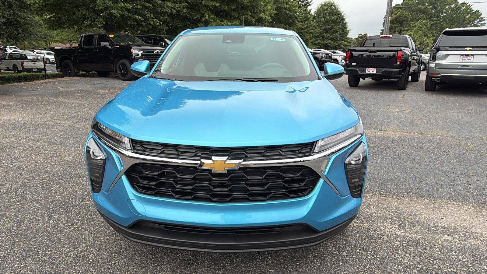 New 2026 Chevrolet Trax LS w/ LS Convenience Package FWD image 2