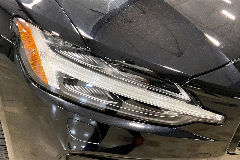 Certified 2024 Volvo S60 B5 Plus w/ Climate Package AWD/4WD image 32