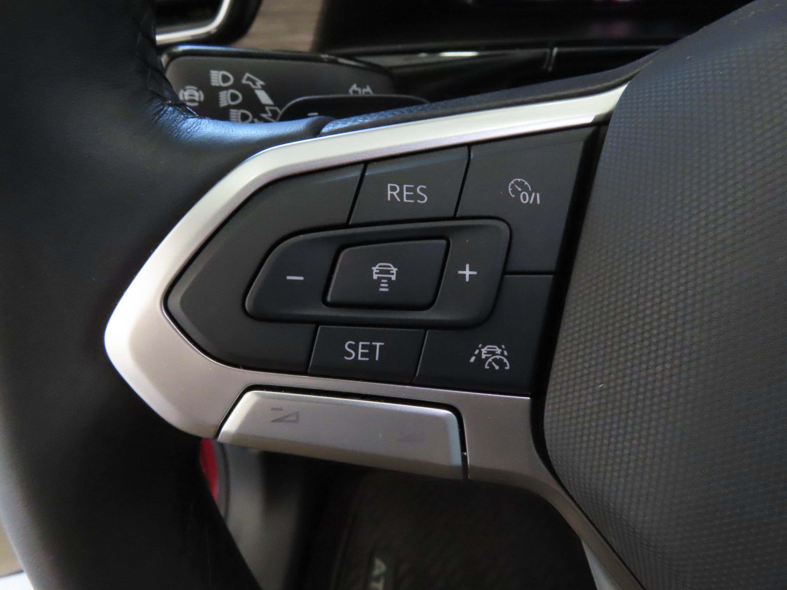 New 2025 Volkswagen Atlas SEL Premium R-Line AWD/4WD image 14
