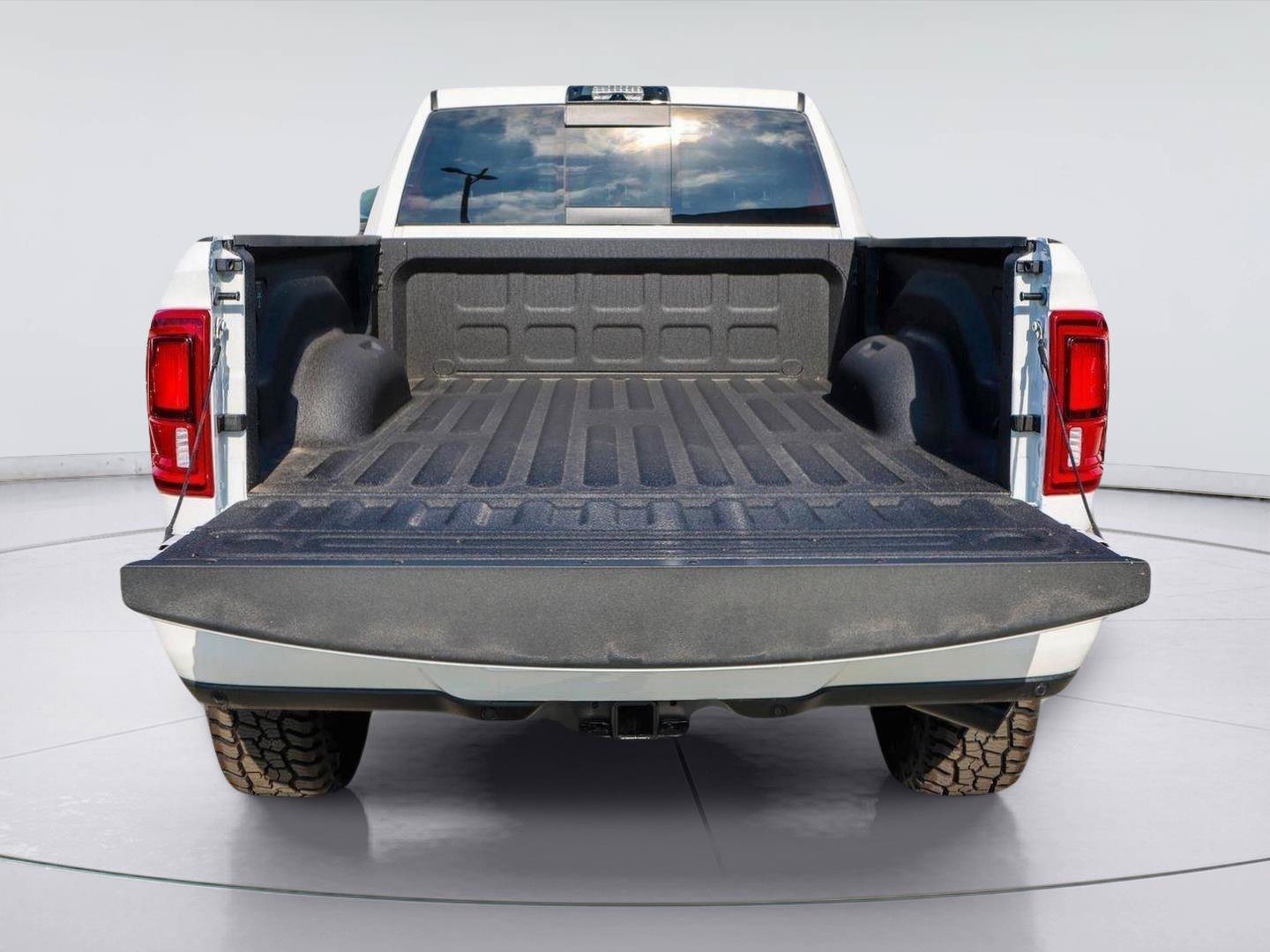 New 2026 RAM 2500 Laramie AWD/4WD image 9