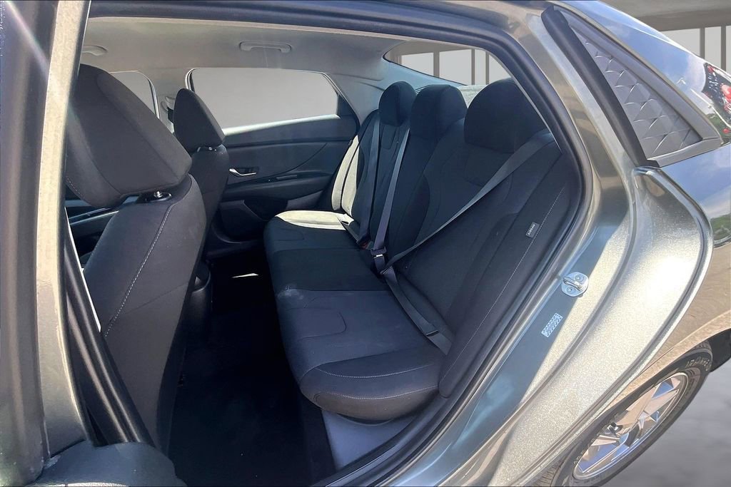 Used 2024 Hyundai Elantra SE FWD image 27