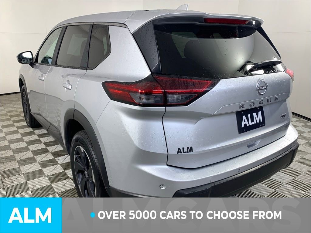 Used 2024 Nissan Rogue SV image 6
