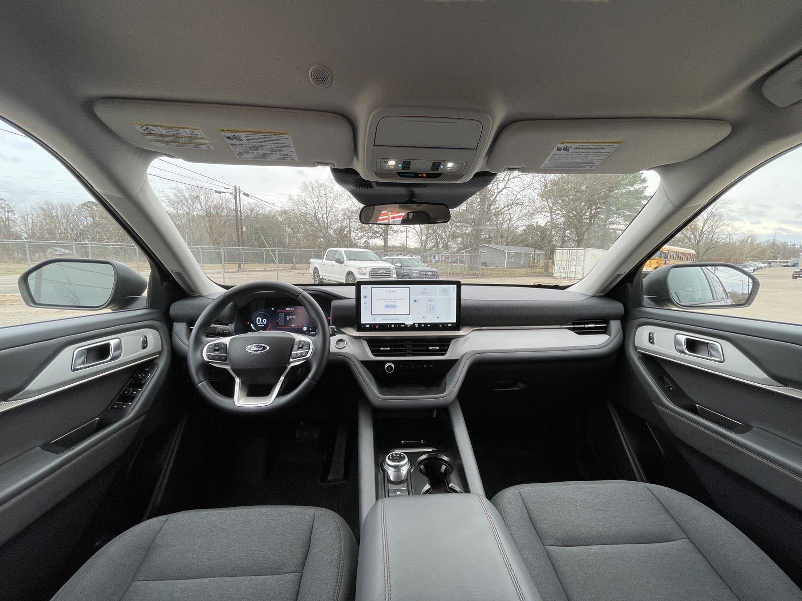 Used 2025 Ford Explorer Active image 13