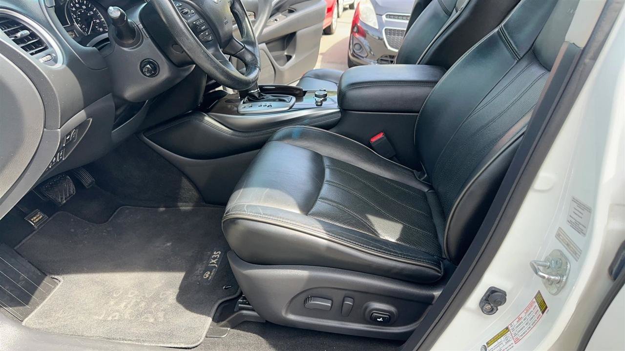 Used 2013 INFINITI JX35 AWD w/ Premium Pkg image 24