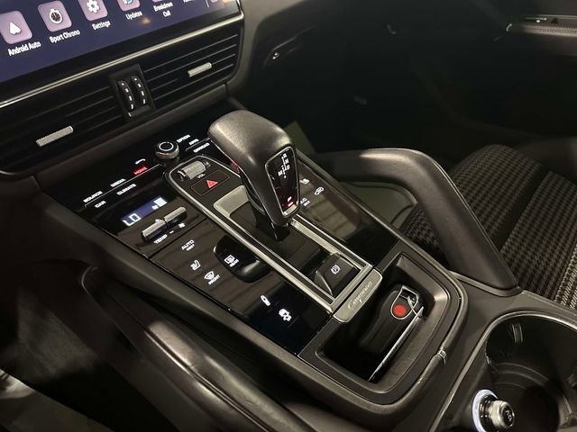 Used 2022 Porsche Cayenne GTS AWD/4WD image 28