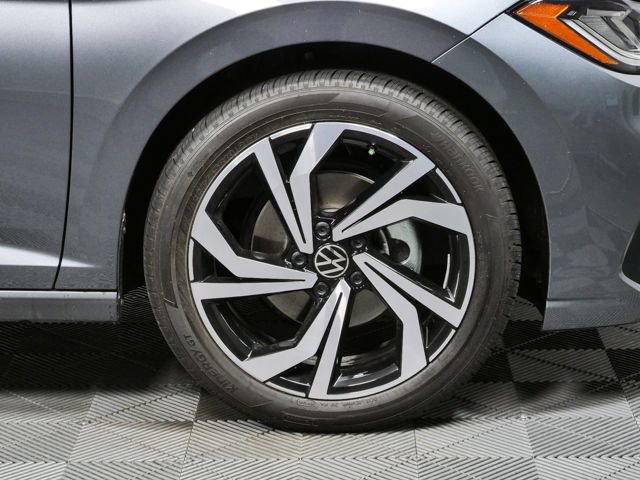 Used 2025 Volkswagen Jetta SEL FWD image 10