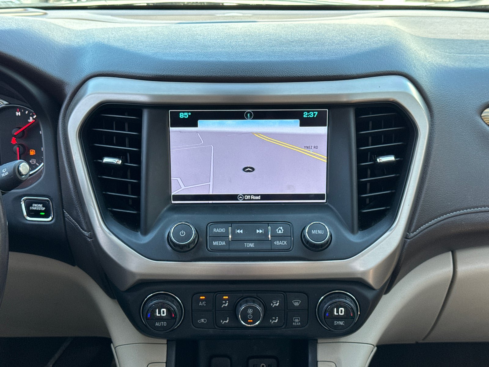 Certified 2017 GMC Acadia Denali w/ Technology Package FWD image 22