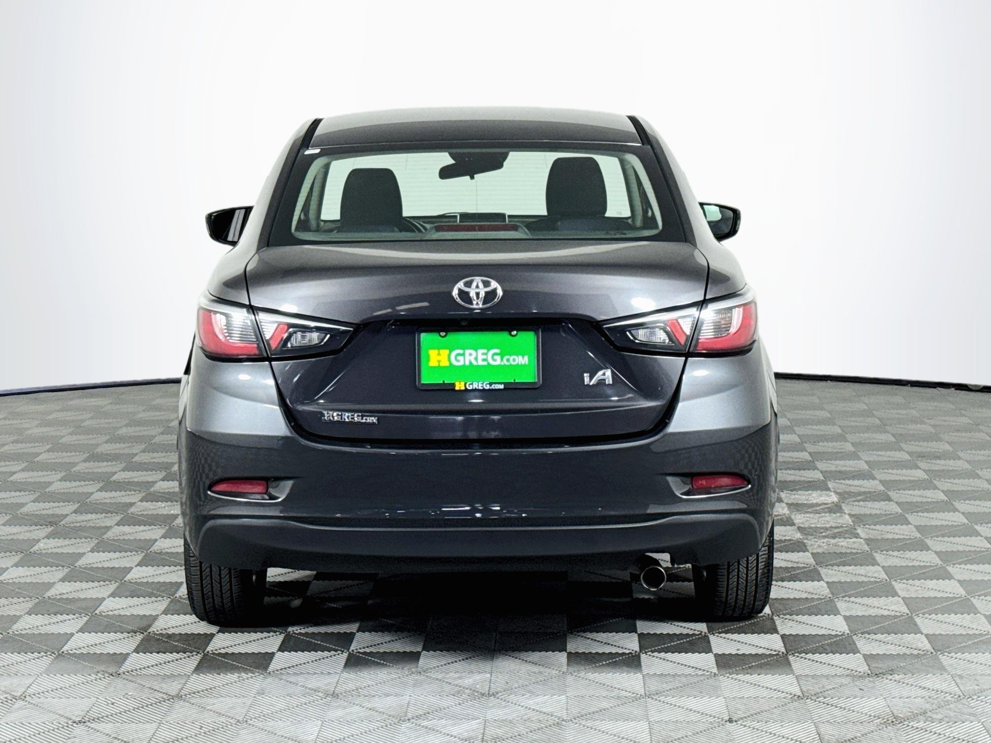 Used 2017 Toyota Yaris iA FWD image 7