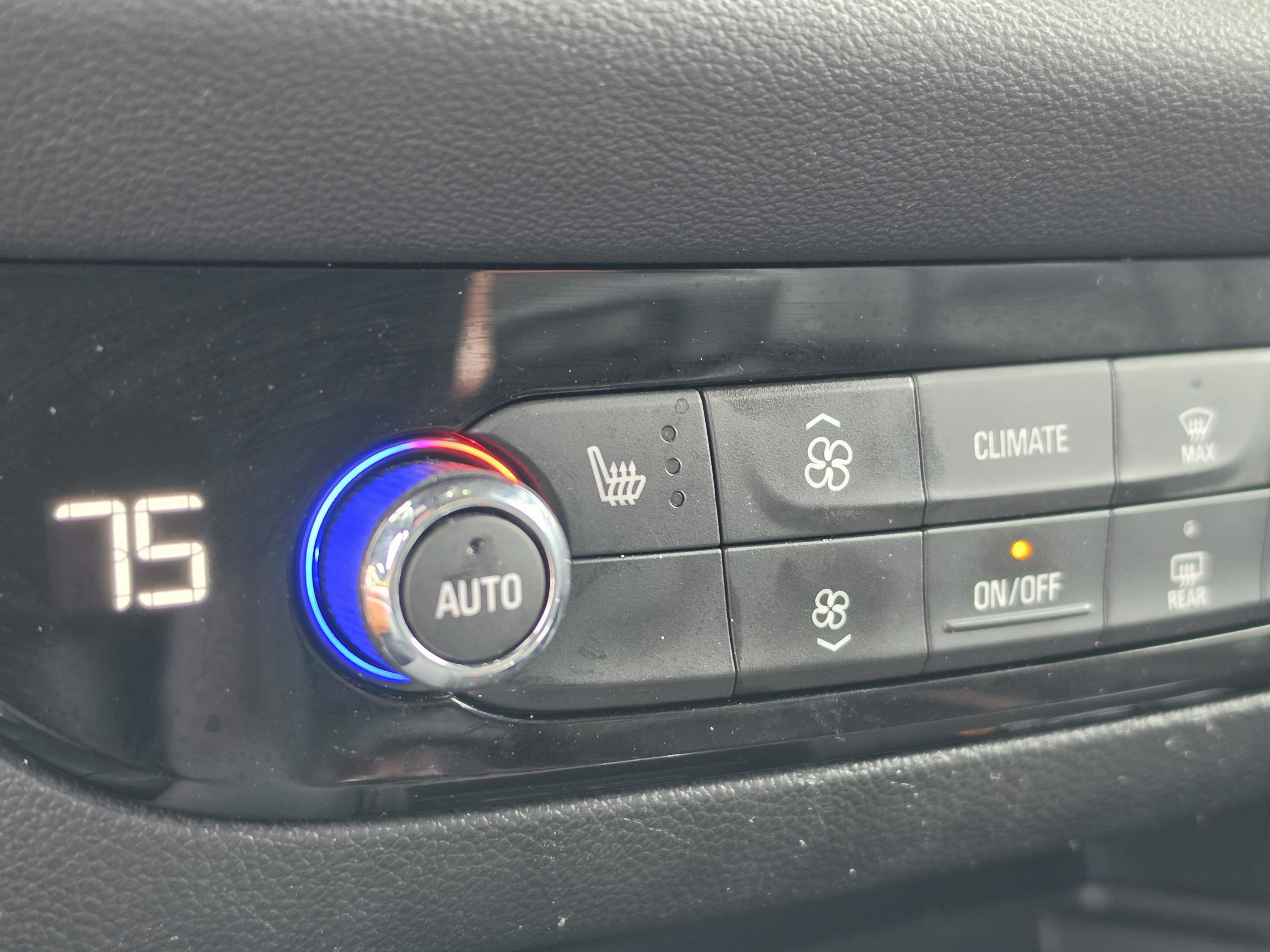 Used 2023 Buick Enclave Essence FWD image 30