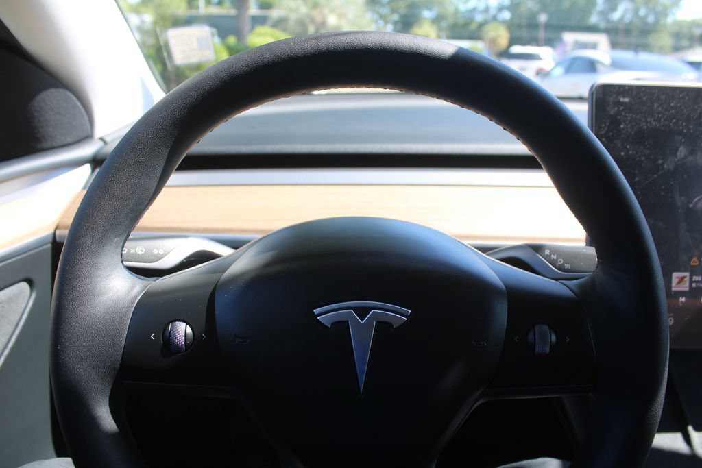 Used 2023 Tesla Model Y Long Range AWD/4WD image 25