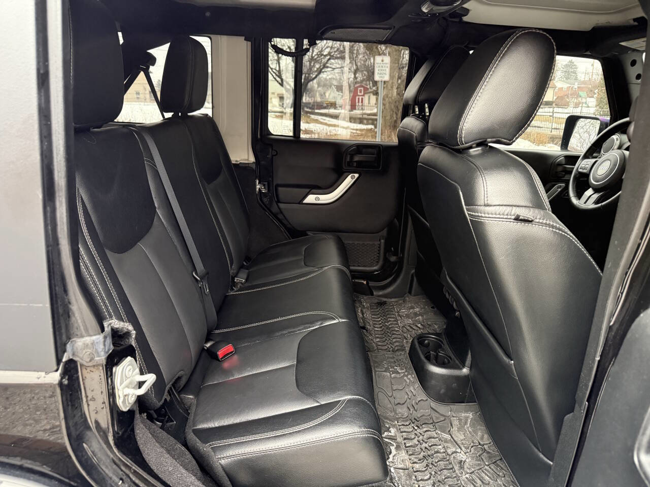 Used 2017 Jeep Wrangler Unlimited Sahara w/ Connectivity Group image 23