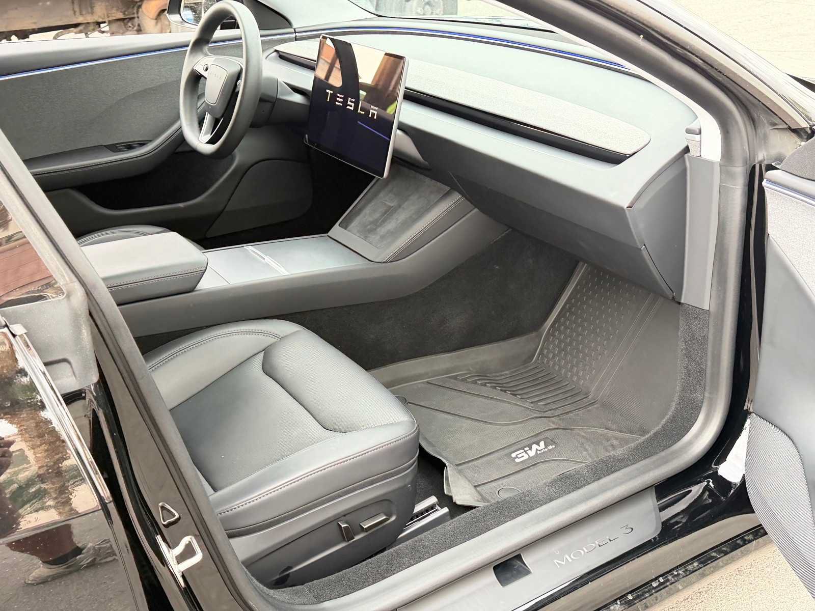 Used 2024 Tesla Model 3 Standard Range RWD image 28