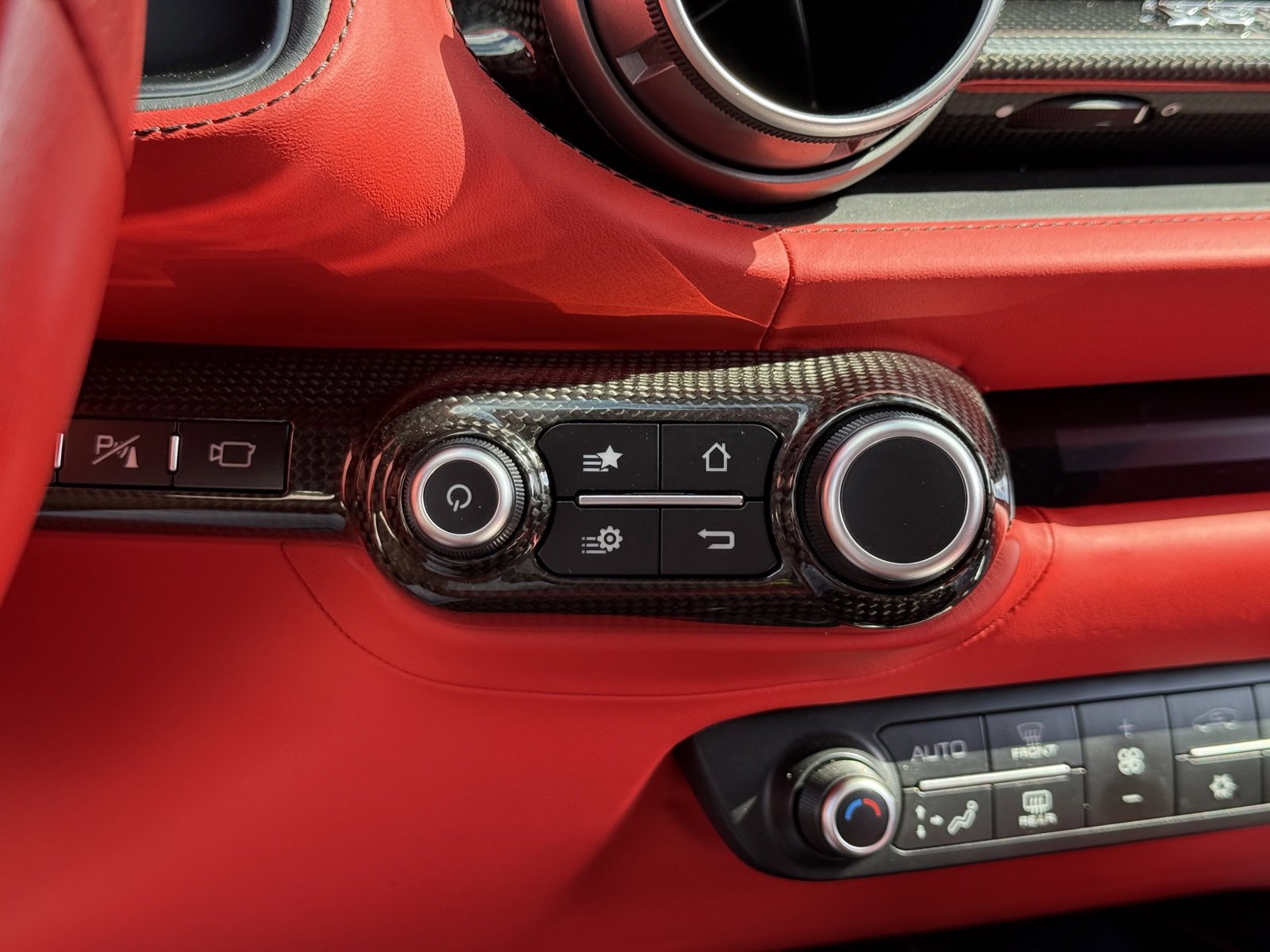 Used 2019 Ferrari 812 Superfast image 35