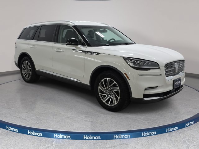 Certified 2023 Lincoln Aviator AWD image 3