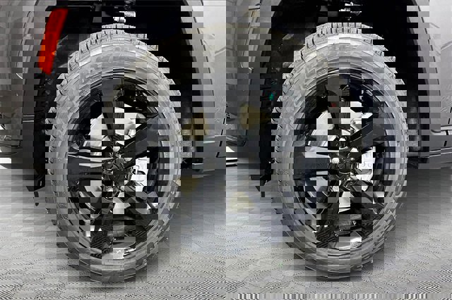 New 2025 Jeep Grand Cherokee L Altitude image 13