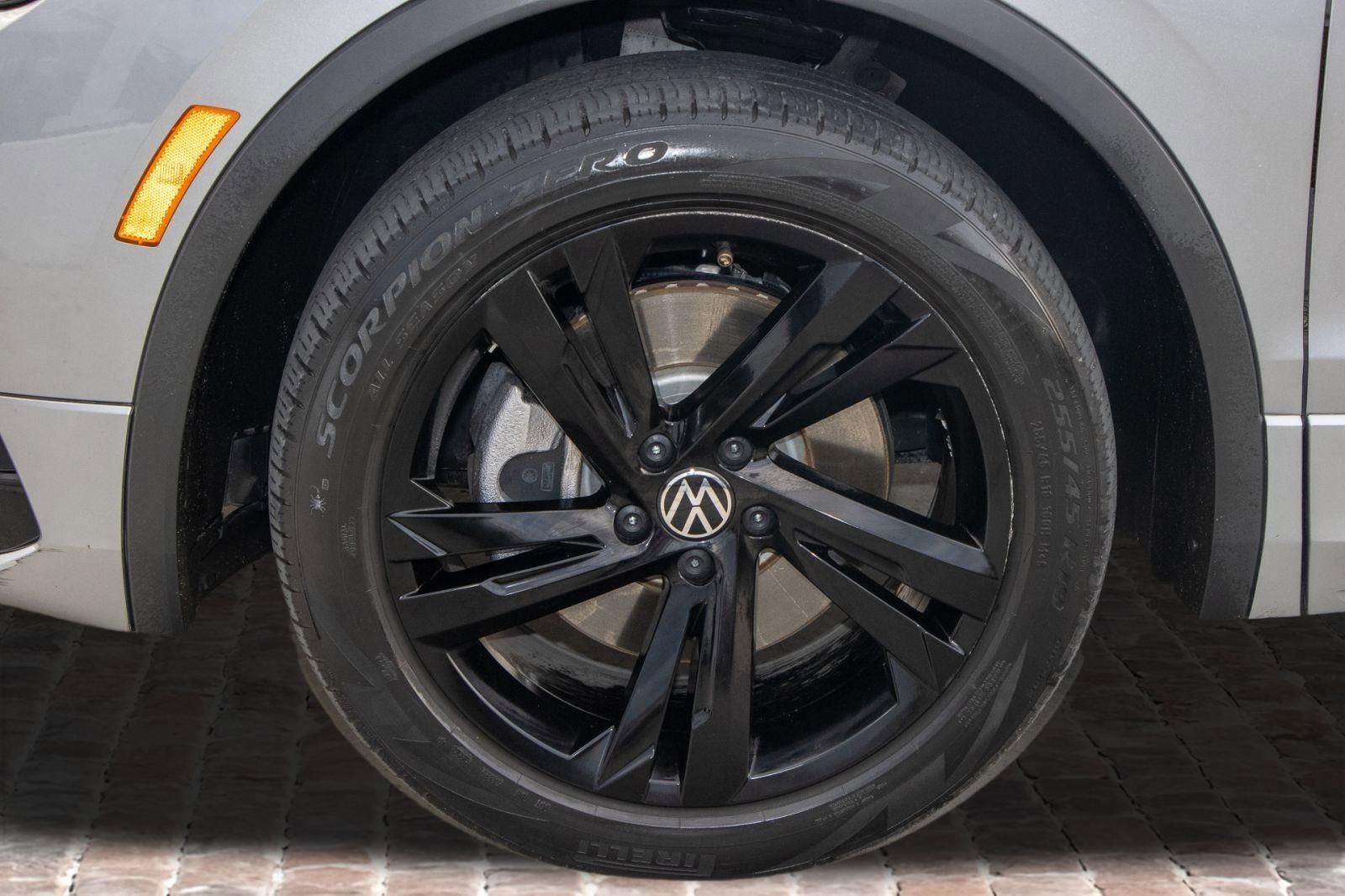 Used 2024 Volkswagen Tiguan SE R-Line FWD image 34