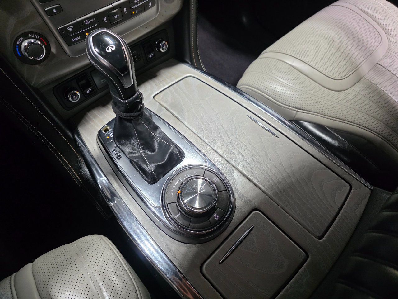 Used 2019 INFINITI QX80 Limited w/ All-Season Package image 40