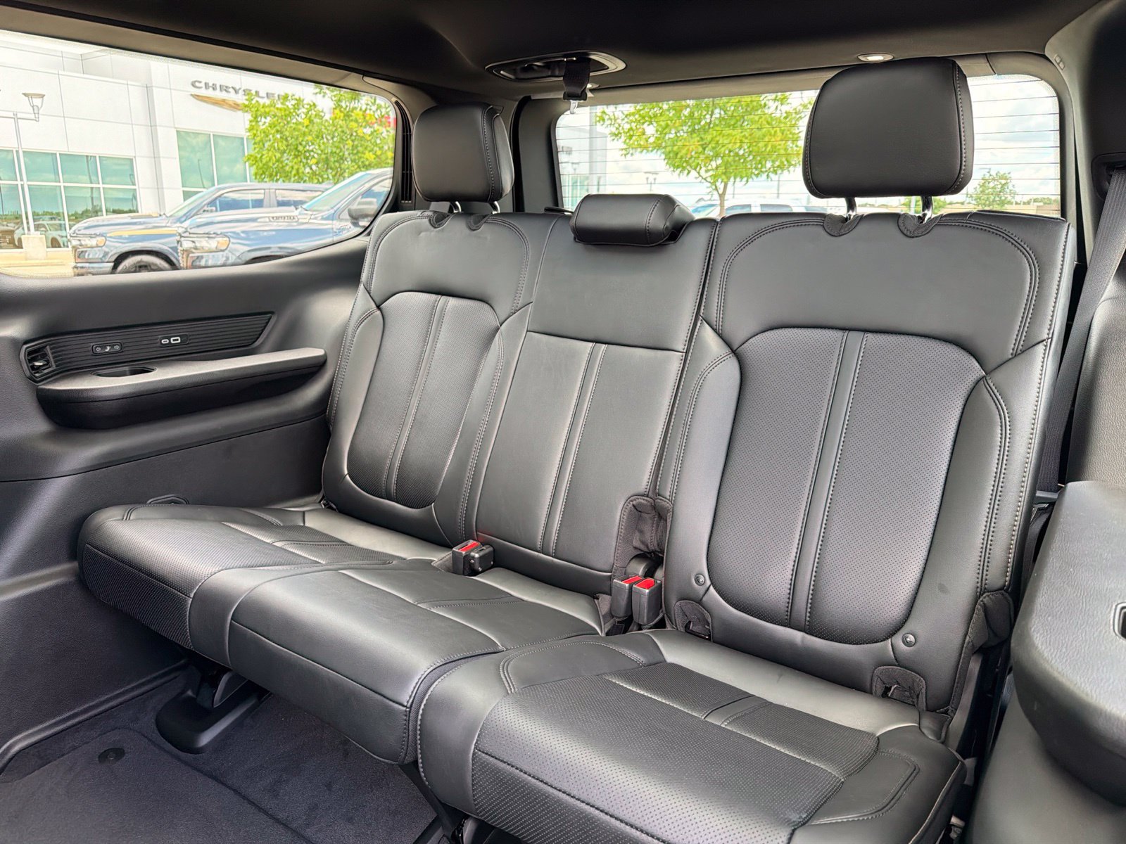 New 2026 Jeep Grand Wagoneer Limited AWD/4WD image 17
