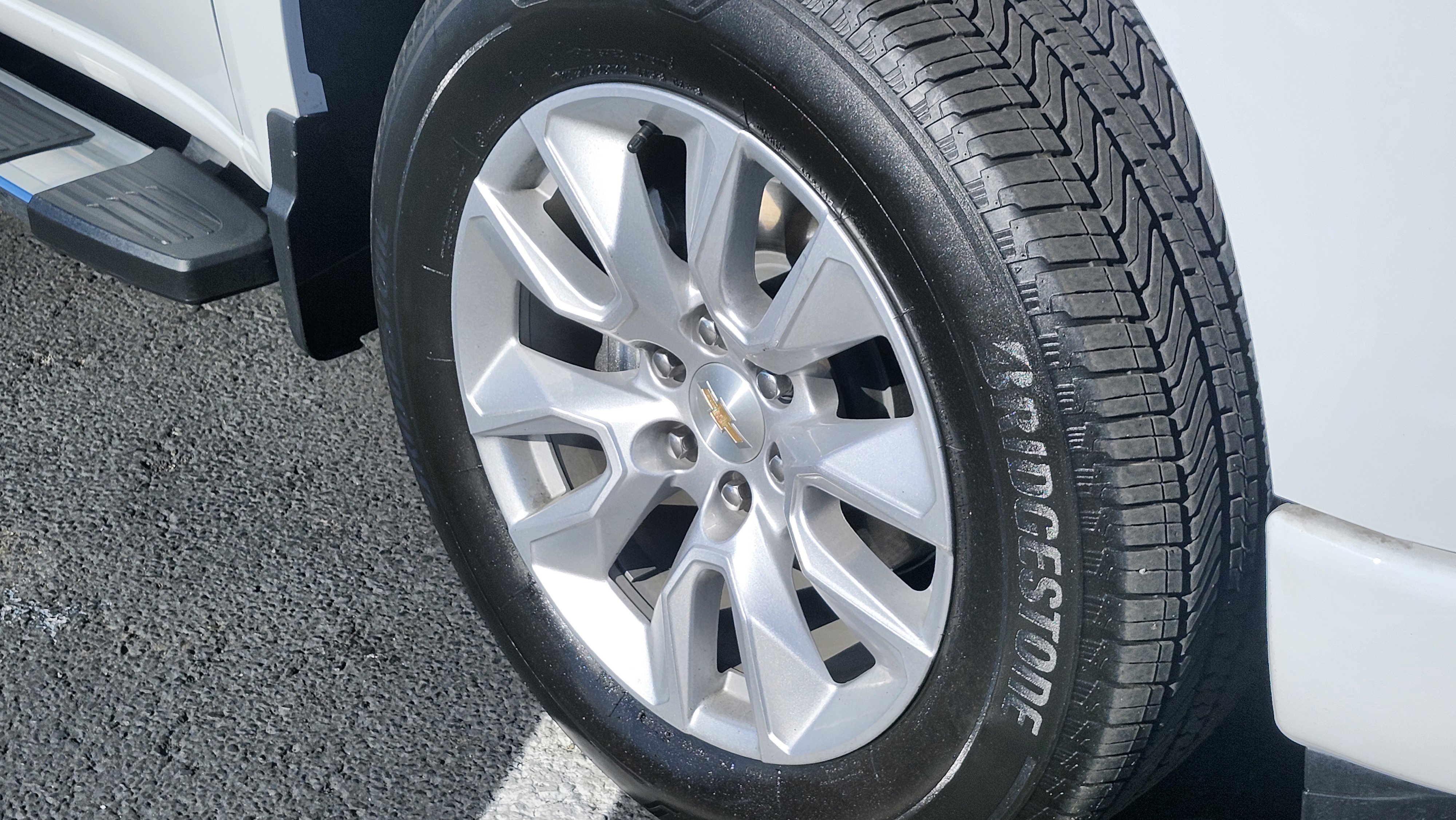 Used 2025 Chevrolet Silverado 1500 Custom image 5