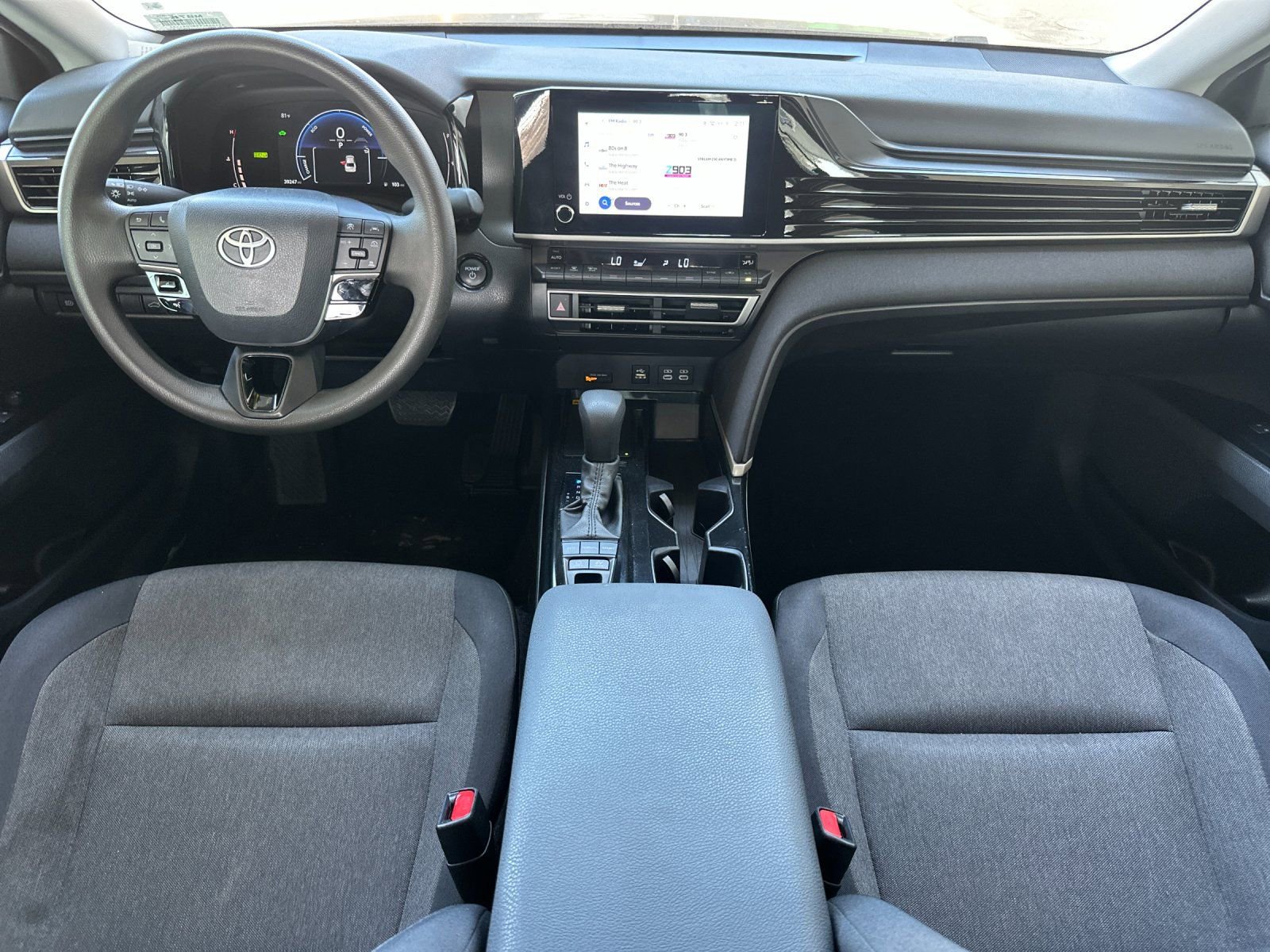Used 2025 Toyota Camry LE FWD image 12
