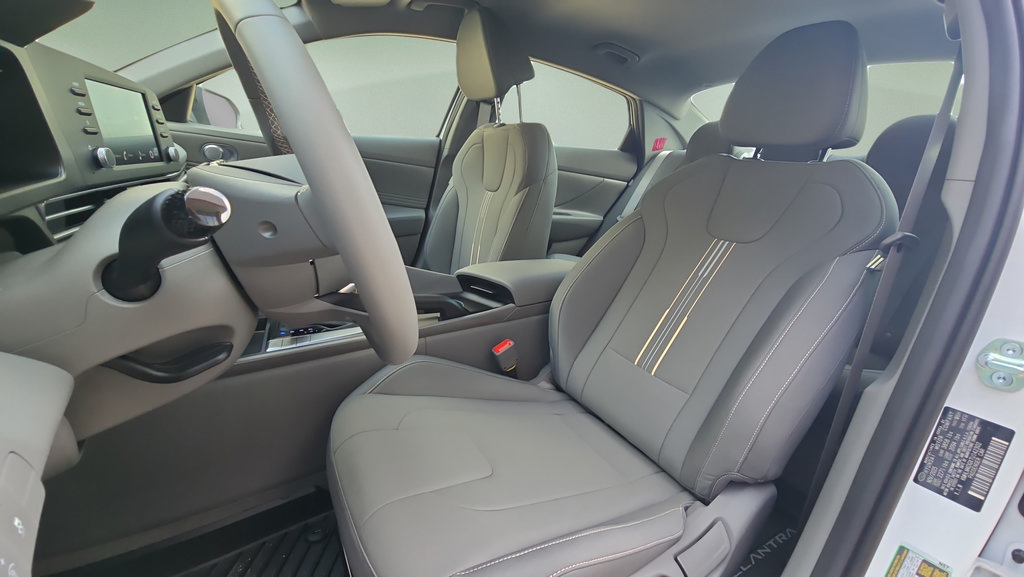 New 2026 Hyundai Elantra Sport FWD image 8