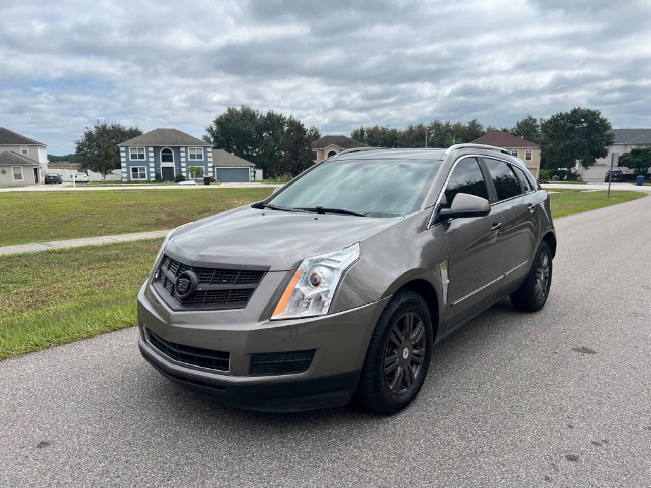 Used 2011 Cadillac SRX Luxury image 2