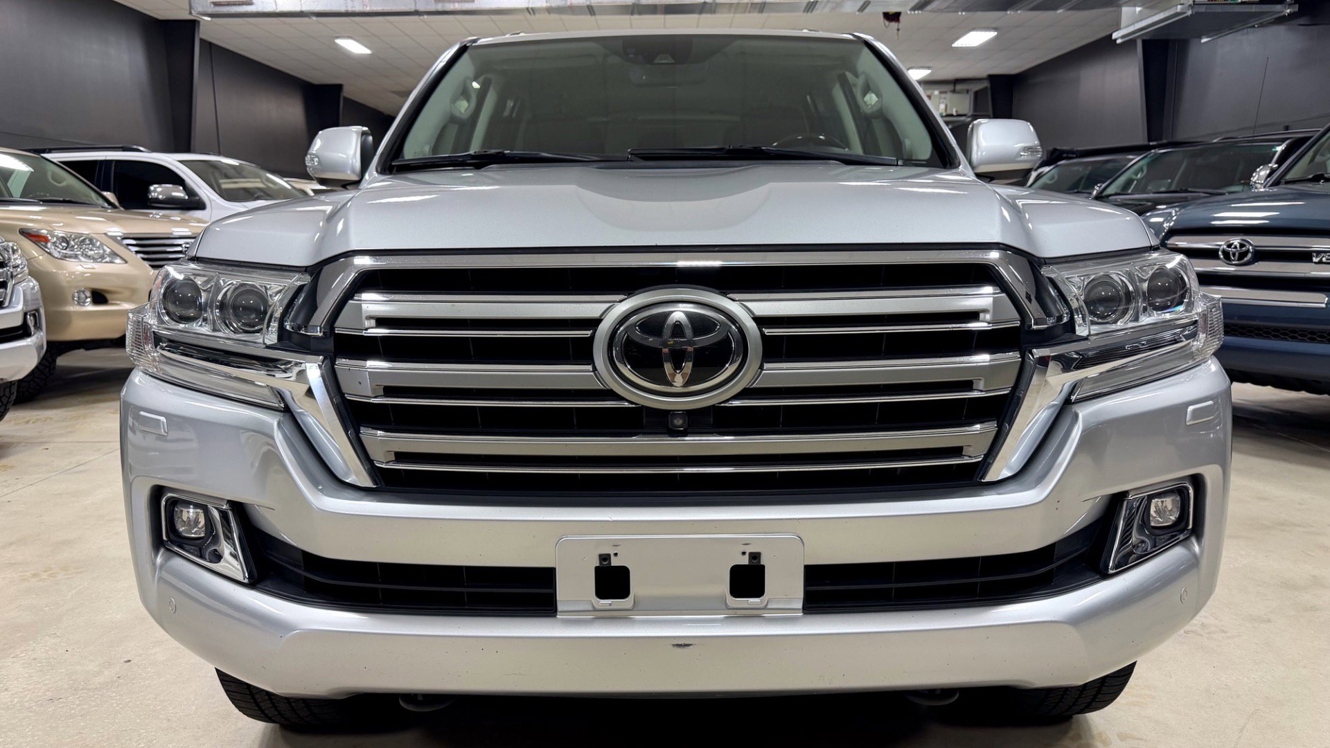Used 2016 Toyota Land Cruiser AWD/4WD image 13