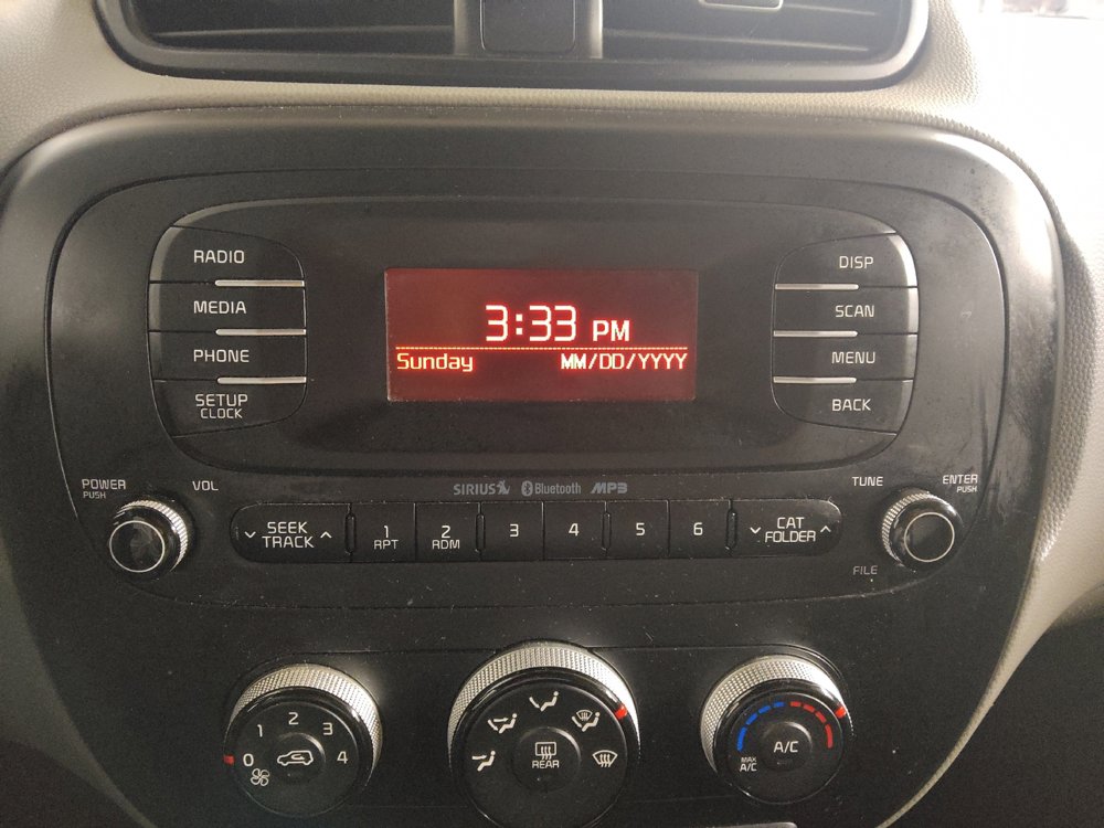 Used 2016 Kia Soul FWD image 25