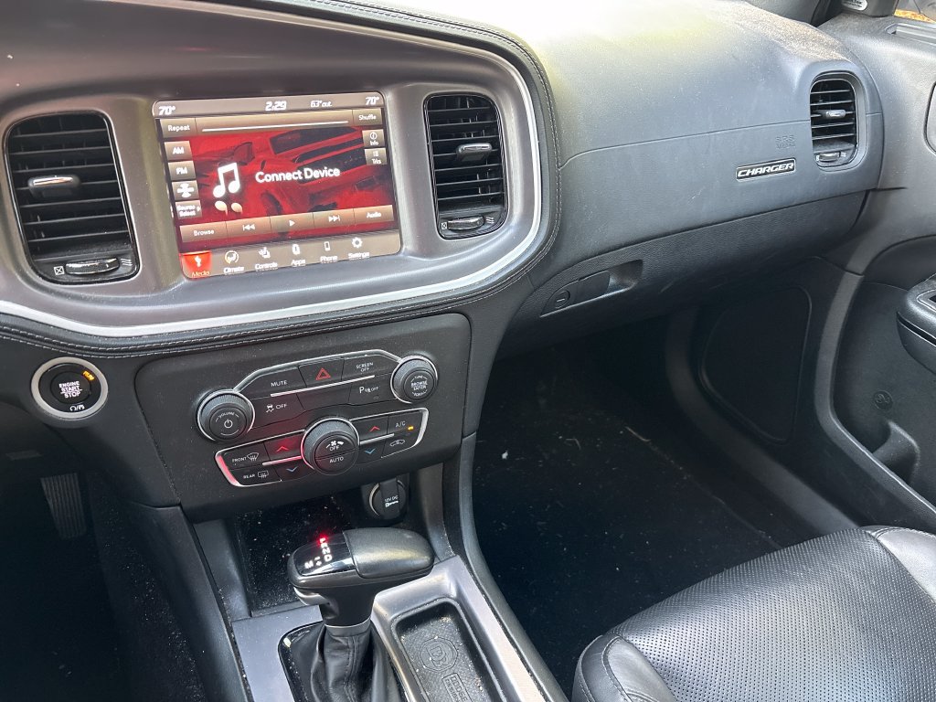 Used 2022 Dodge Charger SXT w/ Plus Group RWD image 9