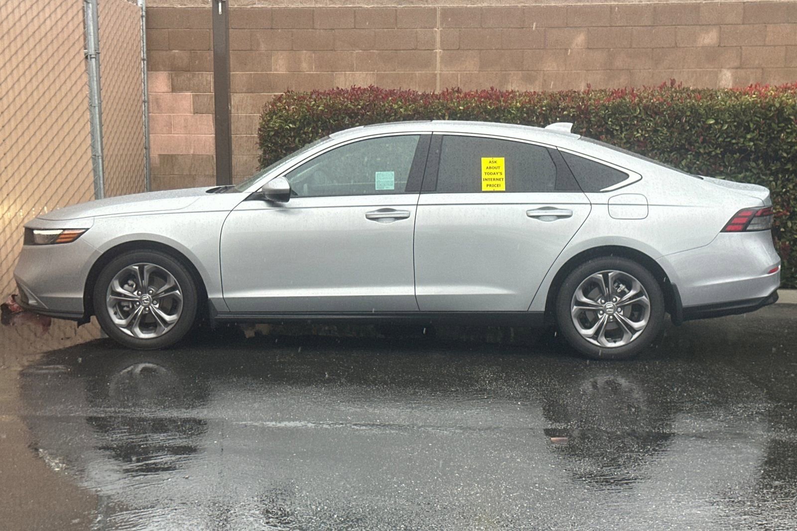 Used 2024 Honda Accord EX image 7