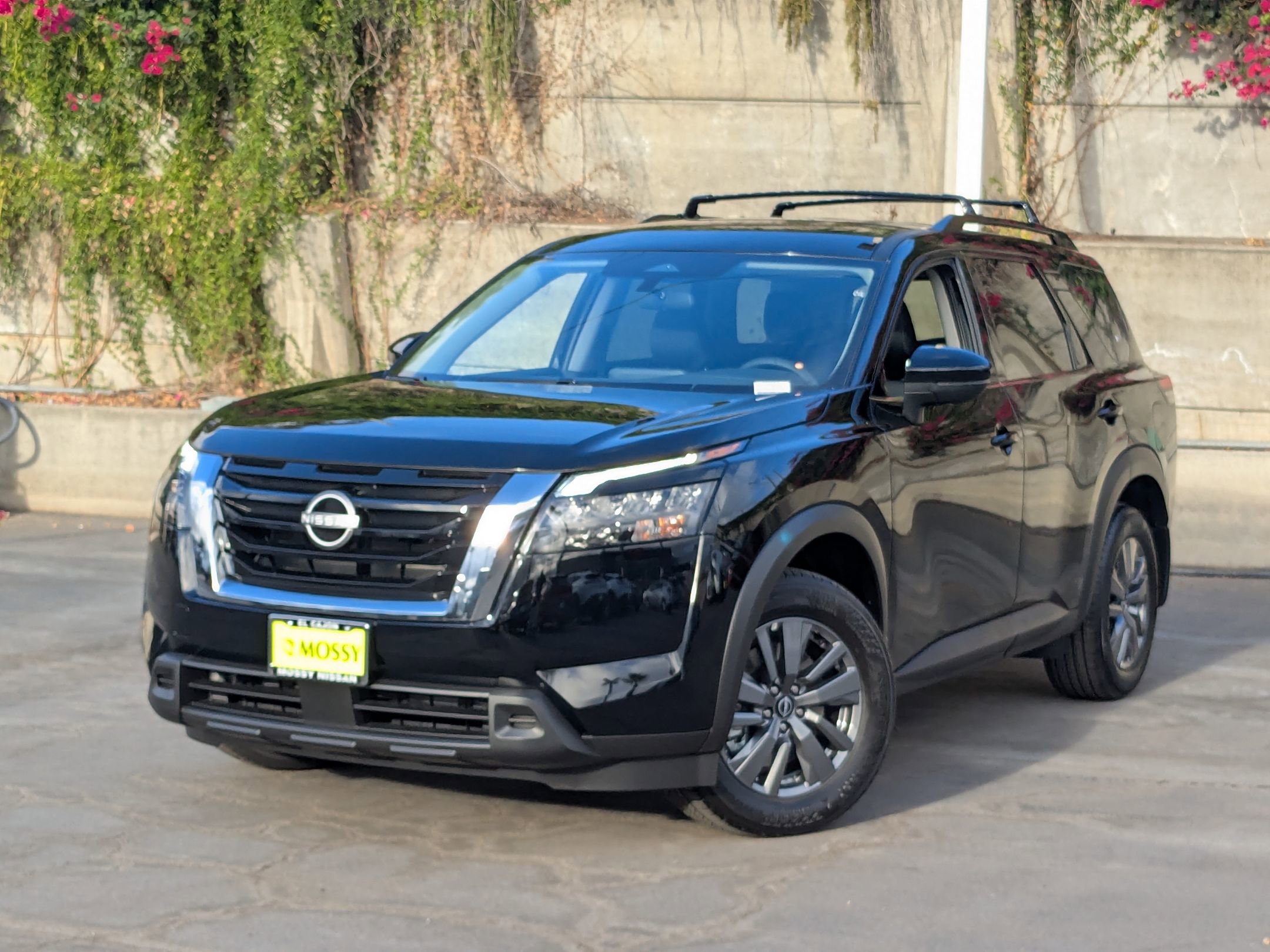 New 2025 Nissan Pathfinder SV