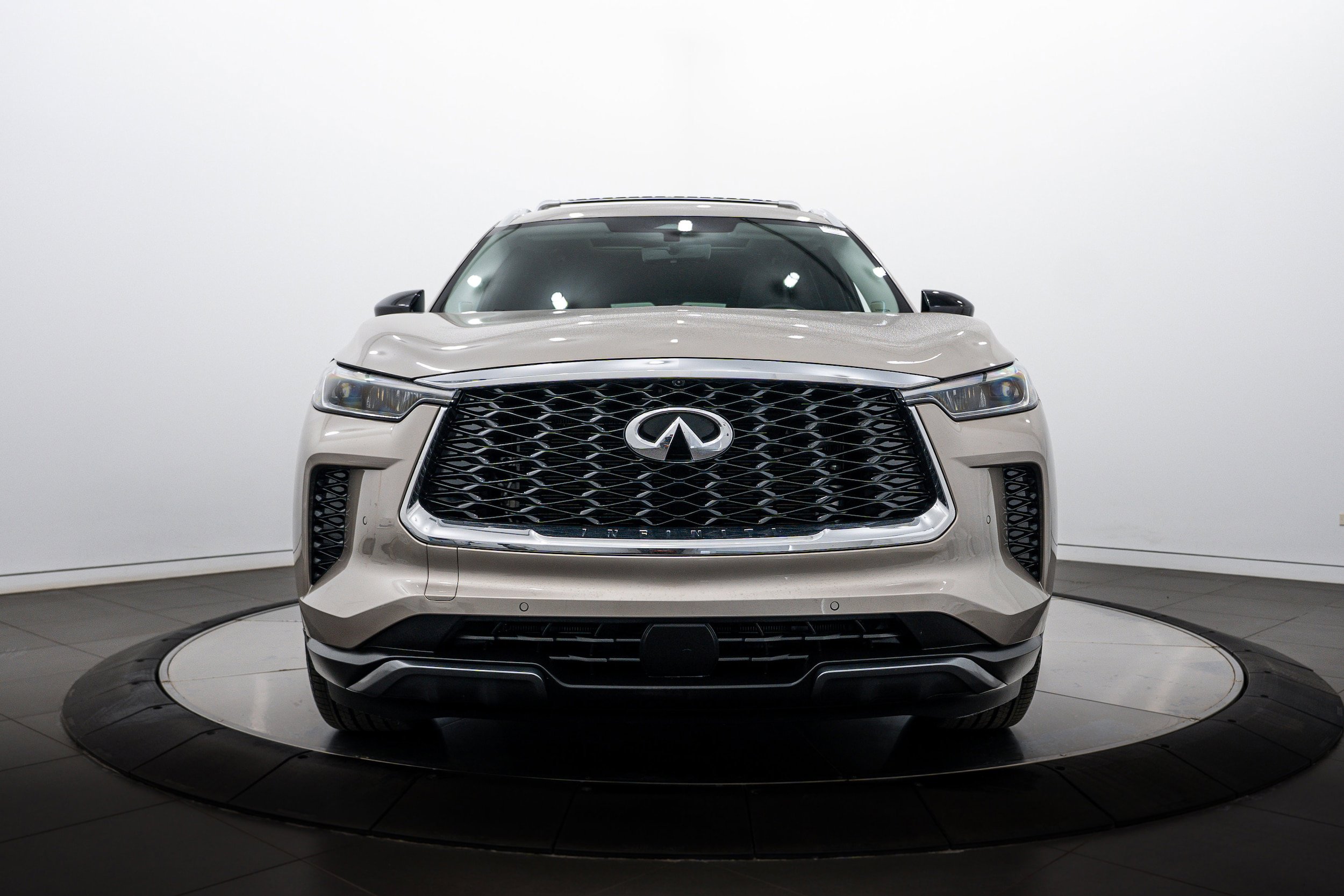 Used 2023 INFINITI QX60 Sensory w/ Vision Package AWD/4WD image 28