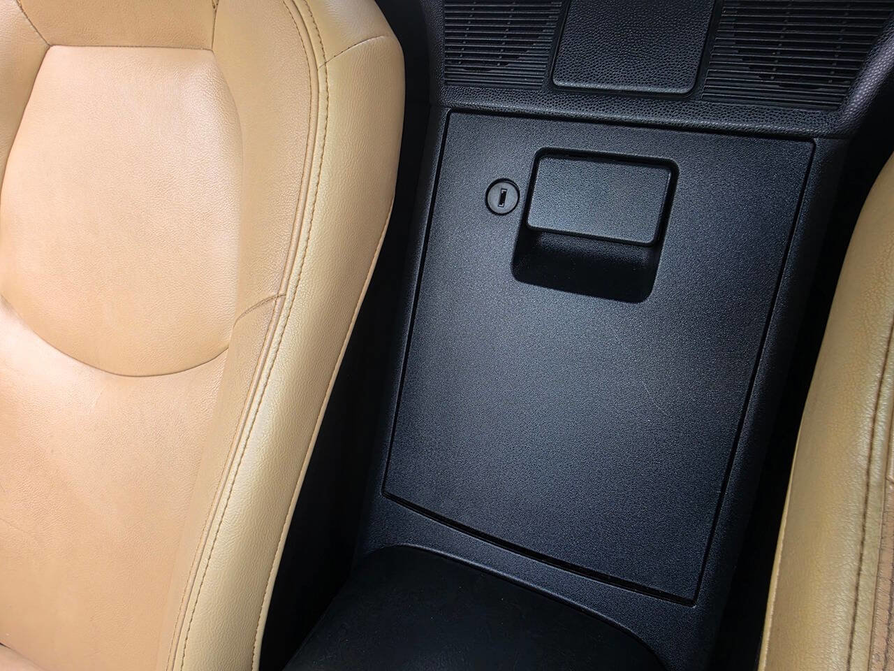 Used 2011 MAZDA MX-5 Miata Grand Touring w/ Premium Pkg RWD image 35