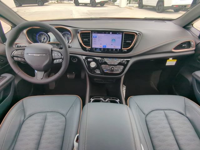 New 2027 Chrysler Pacifica Pinnacle w/ Theater Group AWD/4WD image 18