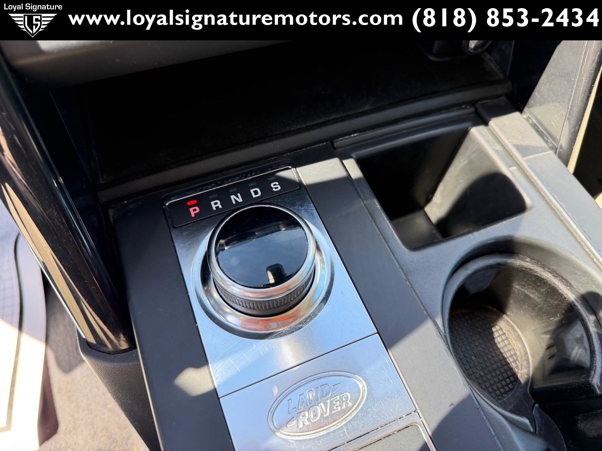 Used 2017 Land Rover Discovery SE image 27