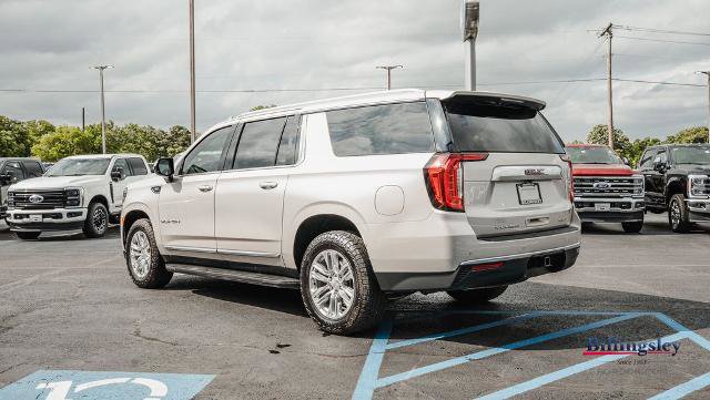 Used 2023 GMC Yukon XL SLT AWD/4WD image 5